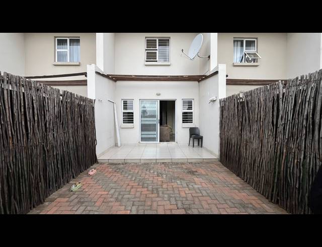 2 BEDROOM TOWNHOUSE FOR SALE IN MAYBERRY PARK